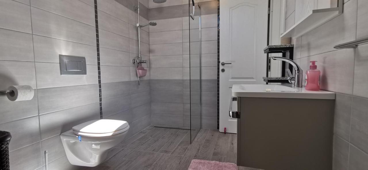 Apartments Angeline Ровінсько-Село Екстер'єр фото