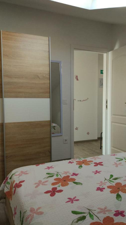 Apartments Angeline Ровінсько-Село Екстер'єр фото