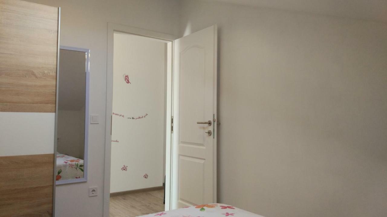Apartments Angeline Ровінсько-Село Екстер'єр фото