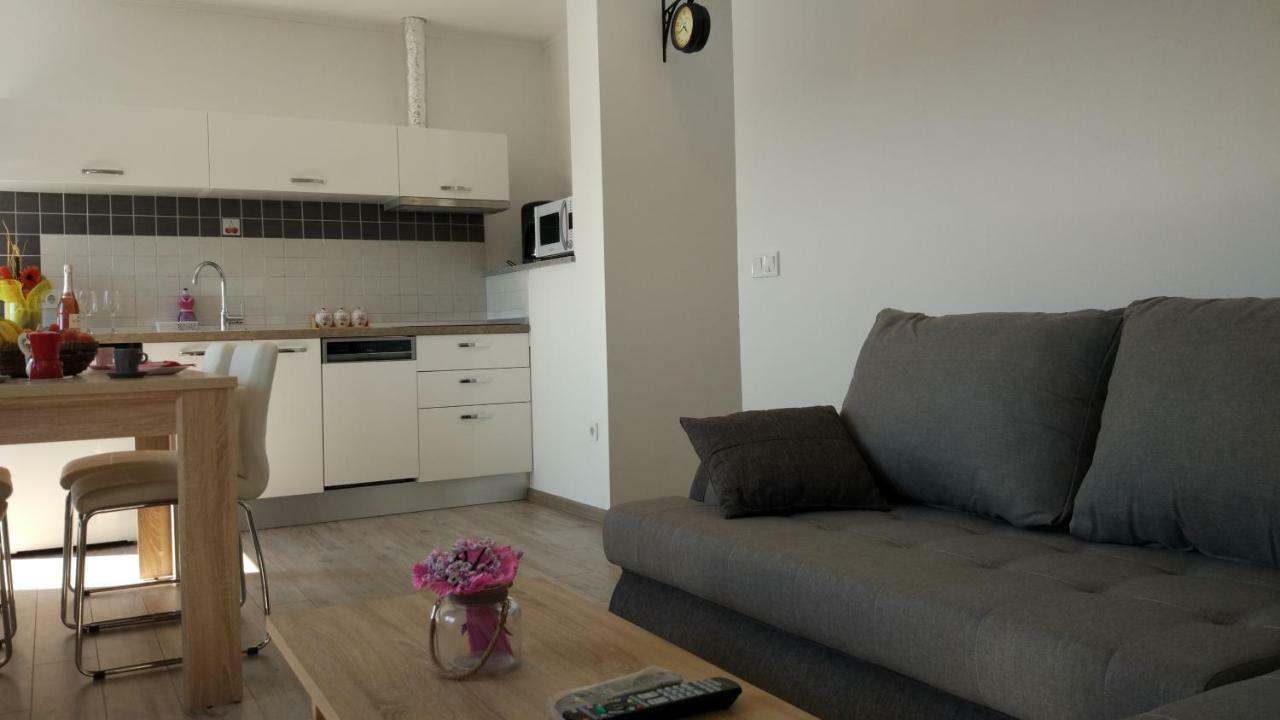 Apartments Angeline Ровінсько-Село Екстер'єр фото