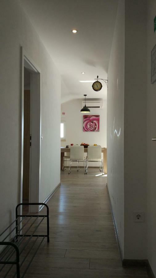 Apartments Angeline Ровінсько-Село Екстер'єр фото